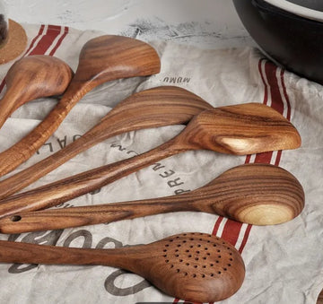 Set 9 ustensile cu suport din lemn natural de tec