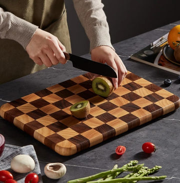 Tocator din lemn de cauciuc de 41cm model tip Sah