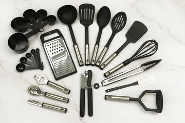 Set bucatarie 16 piese , razatoare,cleste ,ustensile din otel inoxidabil si silicon si accesorii masuratoare