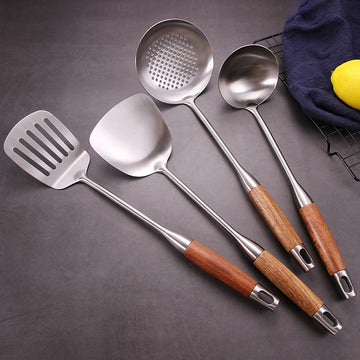 Set 6 ustensile de bucatarie din Inox 304 si Lemn cu finisaj argintiu periat mat