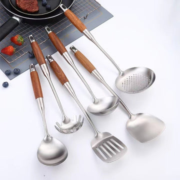 Set 6 ustensile de bucatarie din Inox 304 si Lemn cu finisaj argintiu periat mat