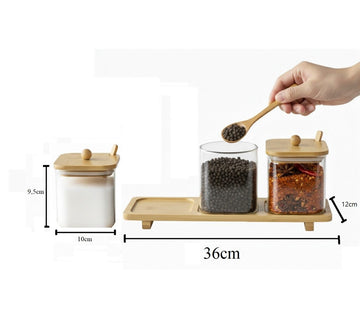Set 3 recipiente din sticla borosilicata cu capace ,lingurite si suport din lemn de bambus