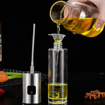 Set 2 pulverizatoare 100 ml pentru ulei si otet din sticla, cu capac din otel inoxidabil