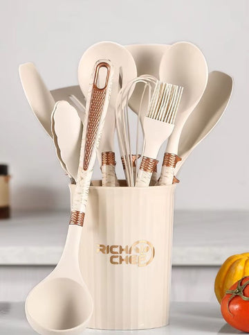 Set 11 ustensile de bucatarie din silicon si suport depozitare crem marmorat si accente bronze