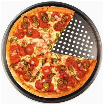 Set complet 4 în 1 pentru pizza cu 2 tăvi perforate, feliator și spatulă pentru servire