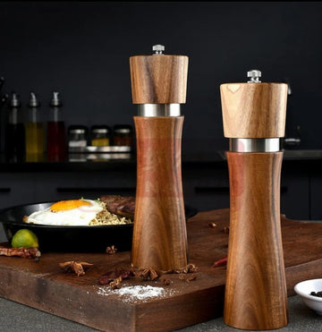 Set 2 rasnite sare & piper 20 cm inscriptionate din lemn de acacia